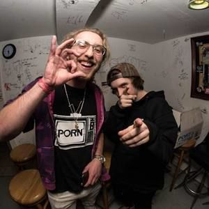 Meet your Posher, Max